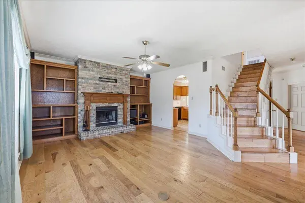 1515 N 26th, Nederland, TX 77627