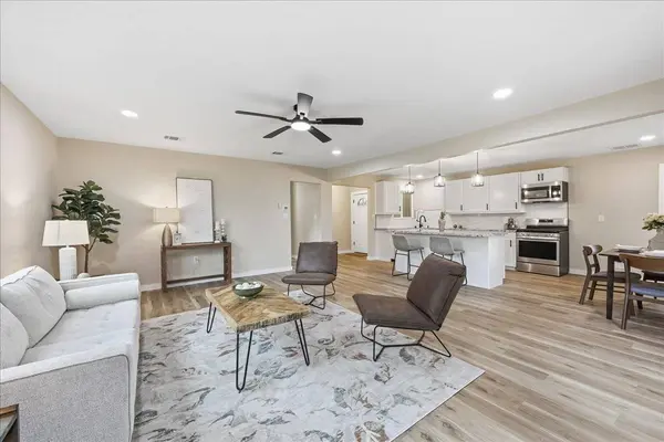 2409 Grand BLVD, Port Neches, TX 77651