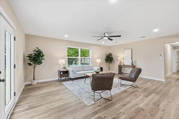 2409 Grand BLVD, Port Neches, TX 77651