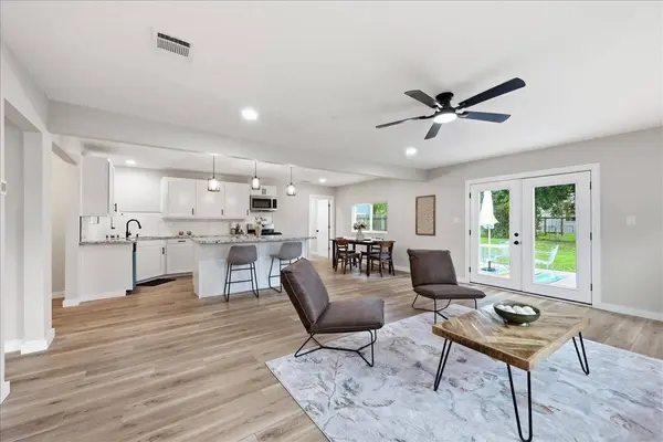 2409 Grand BLVD, Port Neches, TX 77651