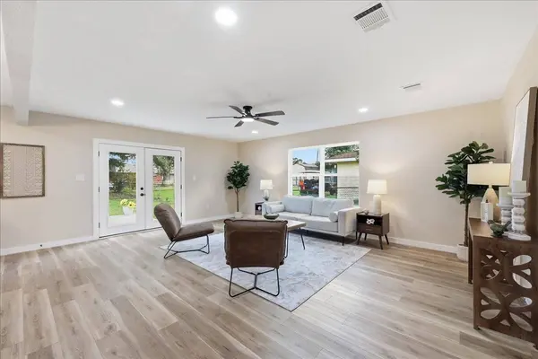 2409 Grand BLVD, Port Neches, TX 77651