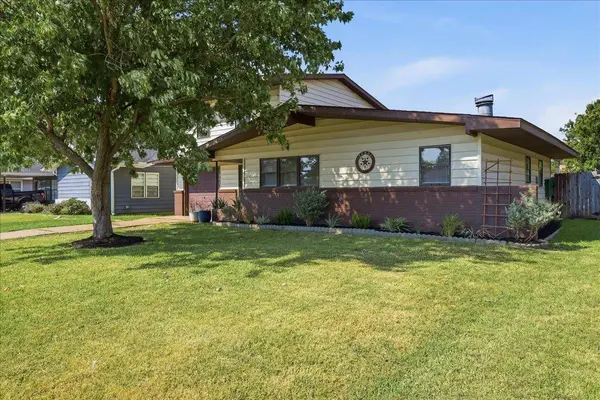 711 S 6th, Nederland, TX 77627