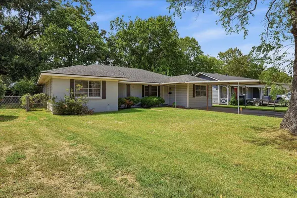 4935 BRUCE DR, Beaumont, TX 77708