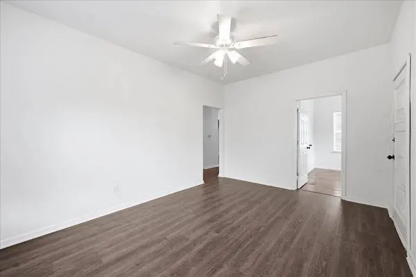 6657 WASHINGTON, Groves, TX 77619