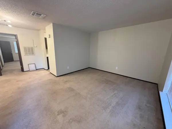 6801 Camden #8, Groves, TX 77619