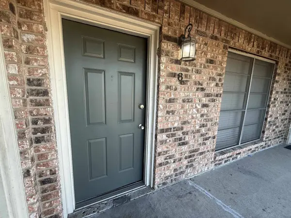 6801 Camden #8, Groves, TX 77619