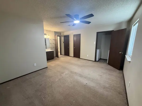 6801 Camden #8, Groves, TX 77619