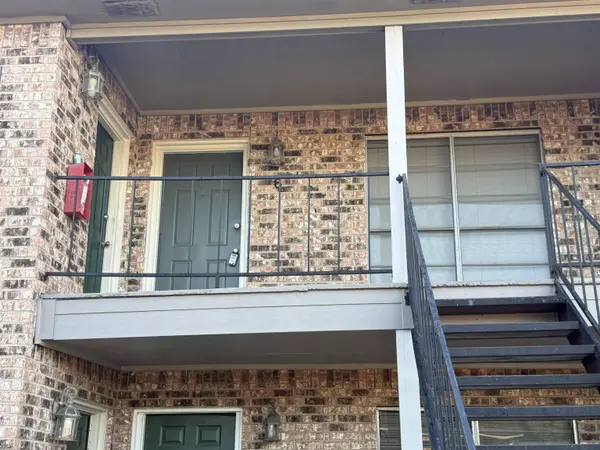 6801 Camden #8, Groves, TX 77619