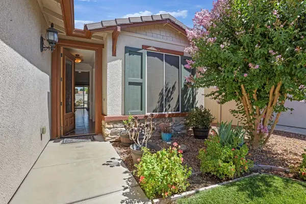 1527 Maple Valley ST, Manteca, CA 95336