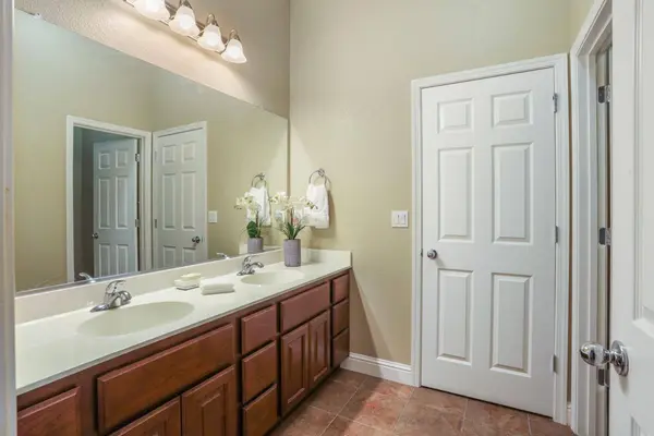 202 Gino Luca ST, Manteca, CA 95337