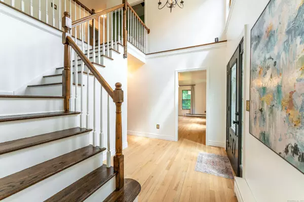 6 Jeremy Drive, East Lyme, CT 06333