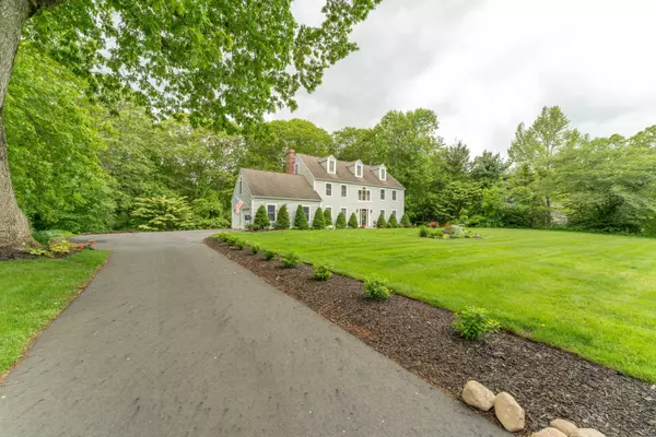 6 Jeremy Drive, East Lyme, CT 06333