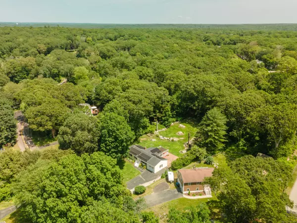 869 Long Cove Road, Ledyard, CT 06335