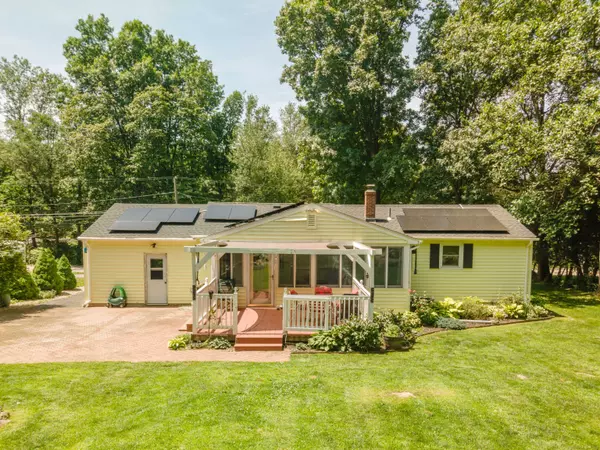 869 Long Cove Road, Ledyard, CT 06335