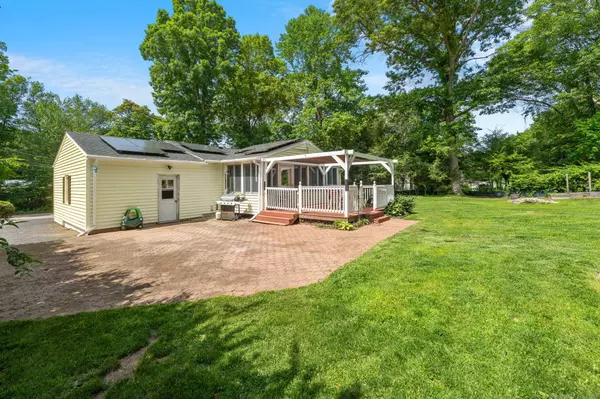 869 Long Cove Road, Ledyard, CT 06335