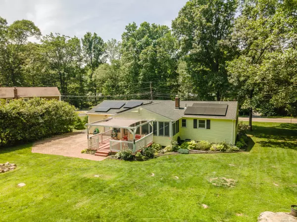 869 Long Cove Road, Ledyard, CT 06335