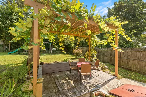 93 5th Street, Norwich, CT 06360