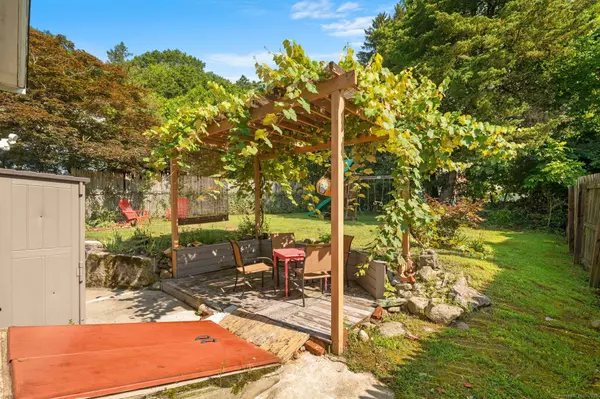 93 5th Street, Norwich, CT 06360