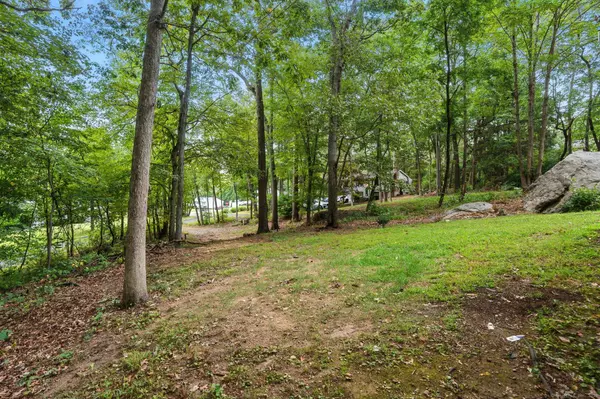 8 Sycamore Road, East Lyme, CT 06357