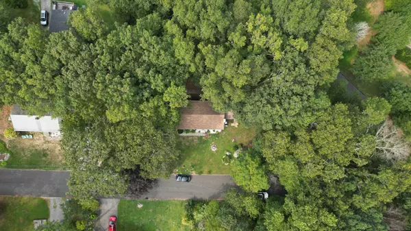 8 Sycamore Road, East Lyme, CT 06357