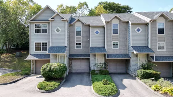 19 Hawthorne Drive #102, New London, CT 06320