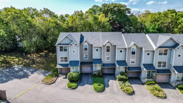 19 Hawthorne Drive #102, New London, CT 06320