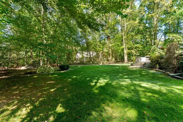 28 Alexander Drive, East Lyme, CT 06333