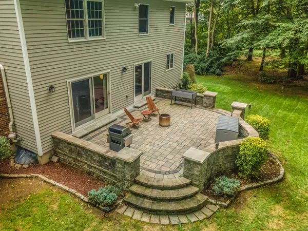 28 Alexander Drive, East Lyme, CT 06333