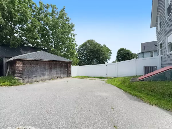 163 Willetts Avenue, New London, CT 06320