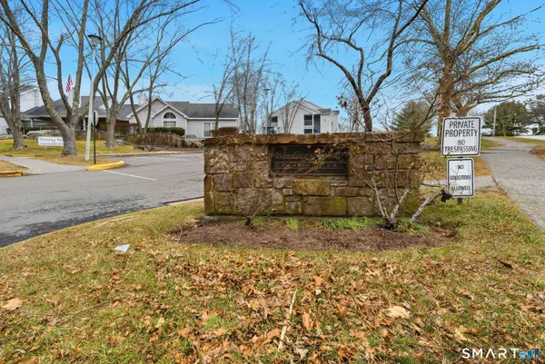 75 Crown Knoll Court #APT 103, Groton, CT 06340