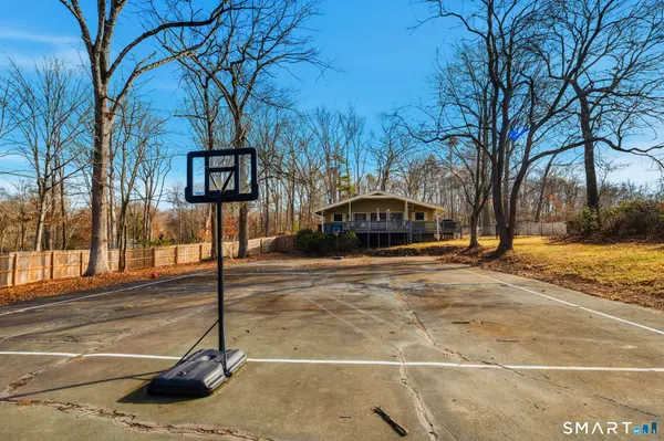 39 Inchcliffe Drive, Ledyard, CT 06335