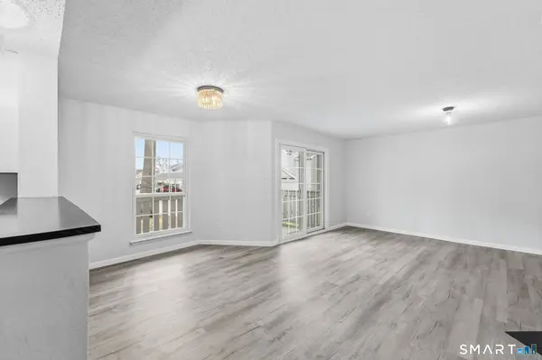 75 Crown Knoll Court #APT 103, Groton, CT 06340