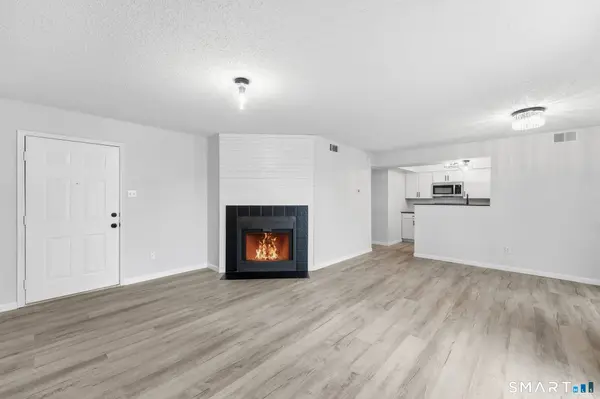 75 Crown Knoll Court #APT 103, Groton, CT 06340