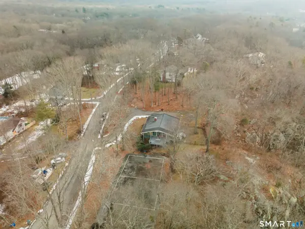 39 Inchcliffe Drive, Ledyard, CT 06335