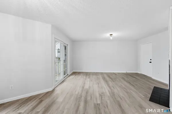 75 Crown Knoll Court #APT 103, Groton, CT 06340