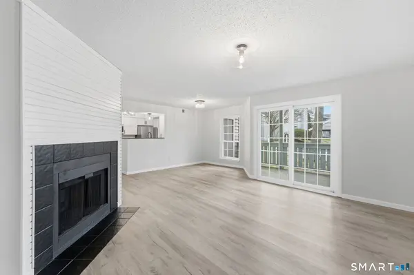 75 Crown Knoll Court #APT 103, Groton, CT 06340