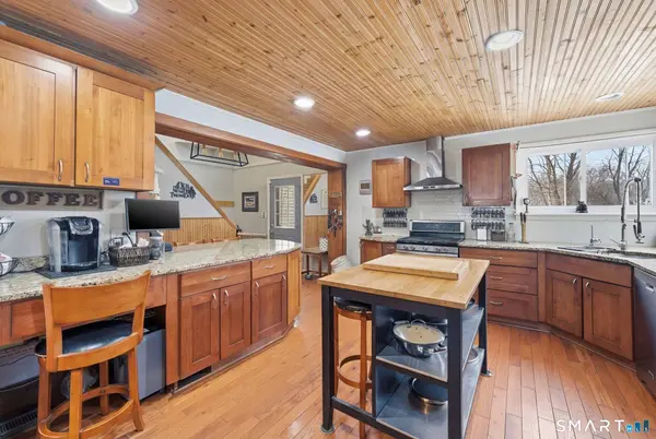 82 Sunnyside Street, Norwich, CT 06389