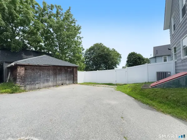 163 Willetts Avenue, New London, CT 06320