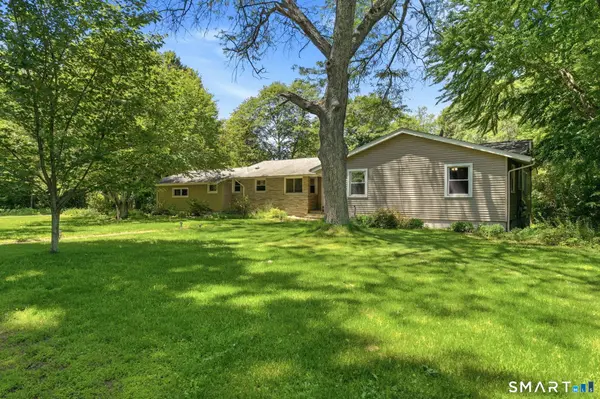 35 Woodridge Circle, Ledyard, CT 06335
