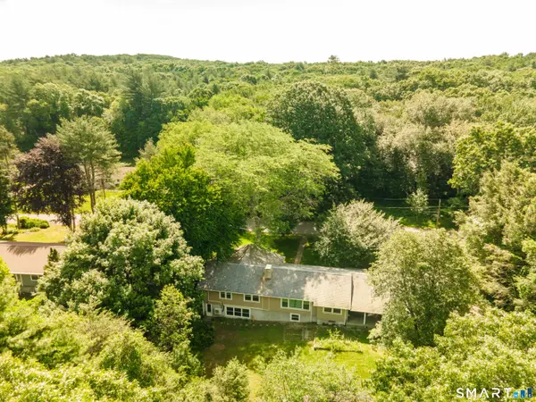 35 Woodridge Circle, Ledyard, CT 06335