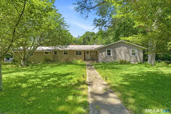 35 Woodridge Circle, Ledyard, CT 06335