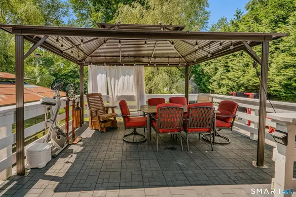 17 Meeting House Lane, Ledyard, CT 06339