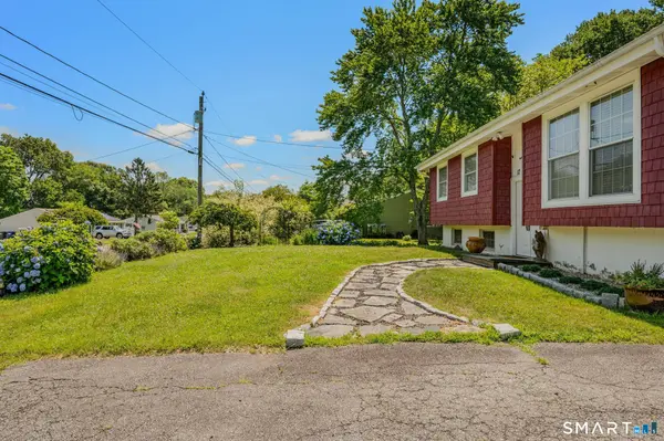 17 Meeting House Lane, Ledyard, CT 06339