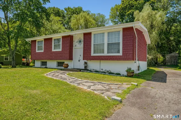 17 Meeting House Lane, Ledyard, CT 06339