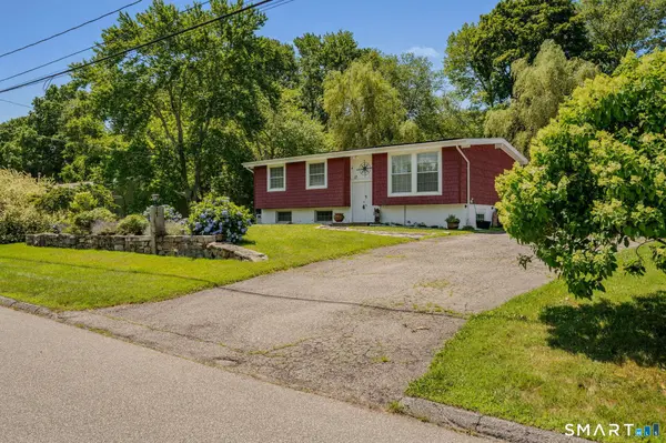 17 Meeting House Lane, Ledyard, CT 06339