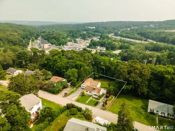32 Cedar Lane, Montville, CT 06382