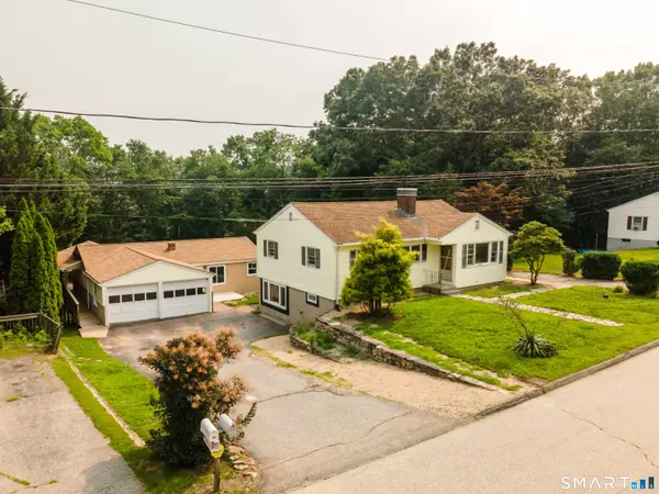 32 Cedar Lane, Montville, CT 06382