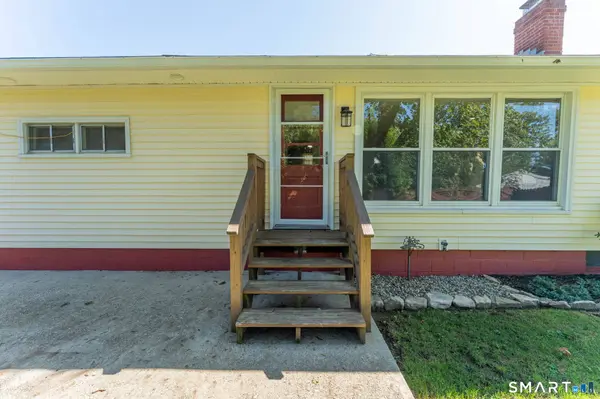 4 Meditz Court, Norwich, CT 06360