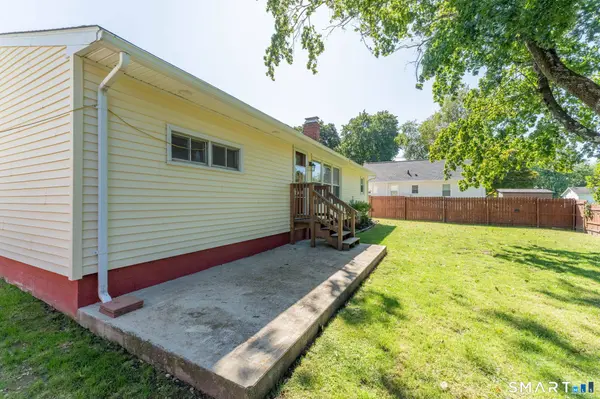 4 Meditz Court, Norwich, CT 06360