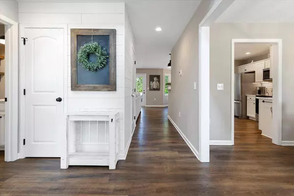 1290 WALNUT RIDGE RD, Christiansburg, VA 24073